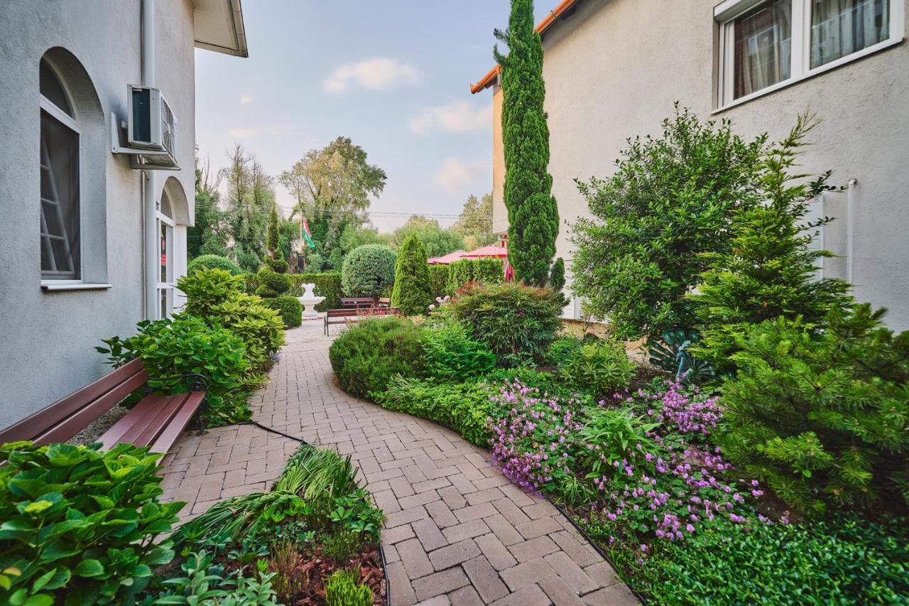 Tokajer Wellness Panzio Hotel Keszthely Exterior foto